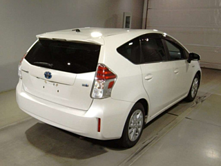 TOYOTA PRIUS ALPHA 2016
