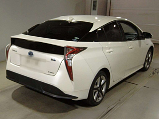 TOYOTA PRIUS 2016