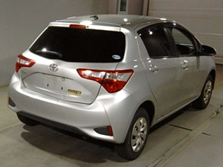 TOYOTA VITZ 2017