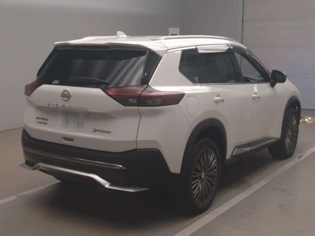 NISSAN X-TRAIL 2023