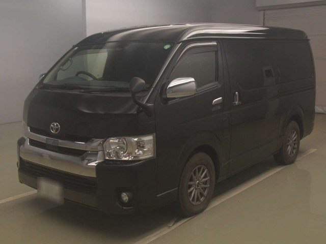 TOYOTA HIACE 2019