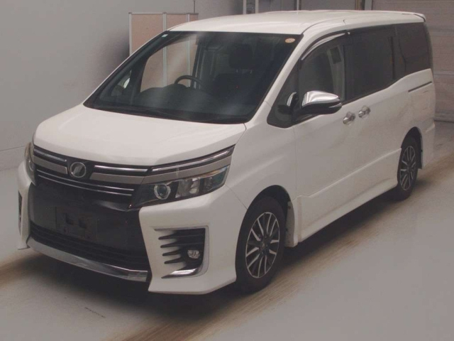 TOYOTA VOXY 2017