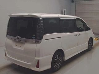 TOYOTA VOXY 2017