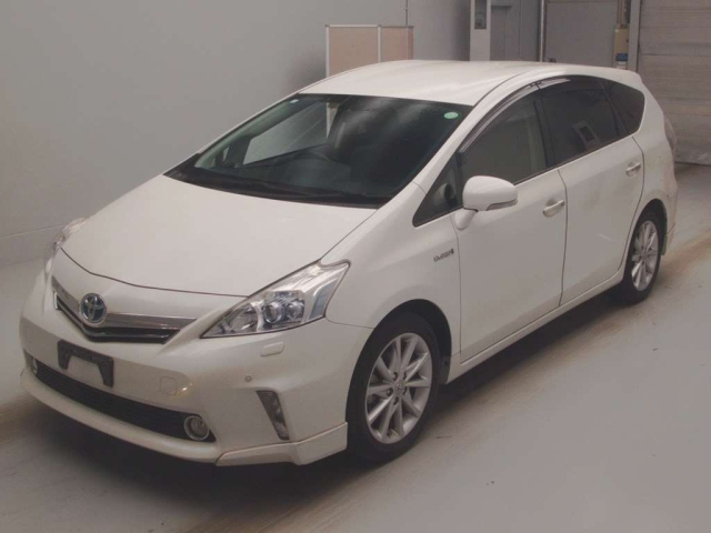 TOYOTA PRIUS ALPHA 2012