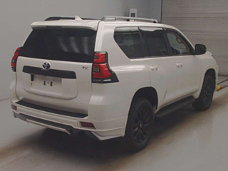 TOYOTA LAND CRUISER PRADO 2023