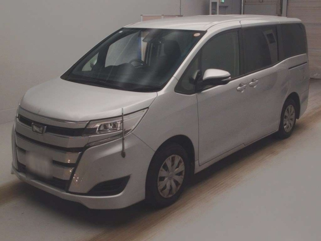TOYOTA NOAH 2021