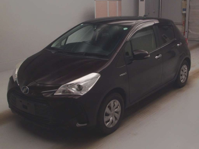 TOYOTA VITZ 2018