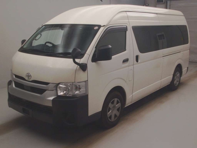 TOYOTA HIACE VAN 2022