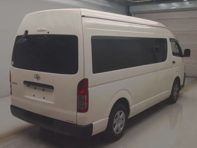 TOYOTA HIACE VAN 2022