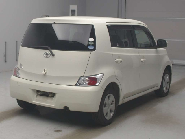 TOYOTA BB 2010