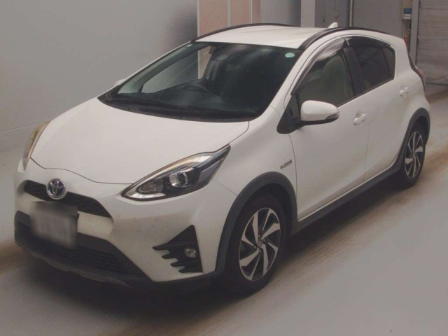 TOYOTA AQUA 2017