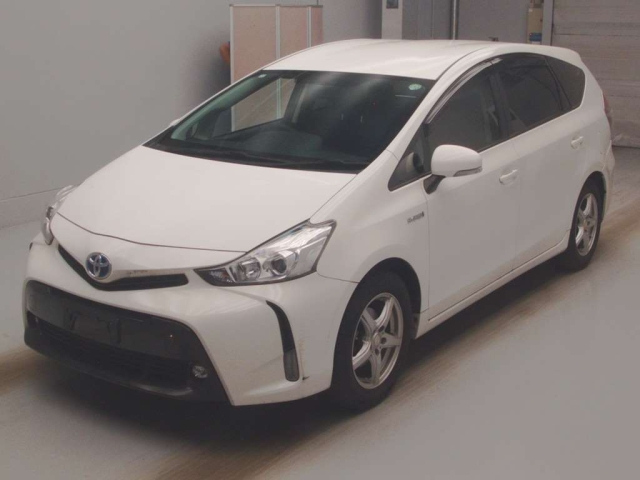 TOYOTA PRIUS ALPHA 2017