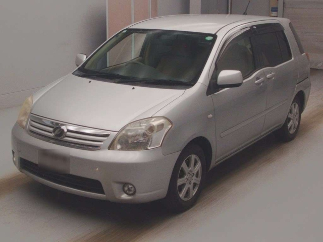 TOYOTA RAUM 2009