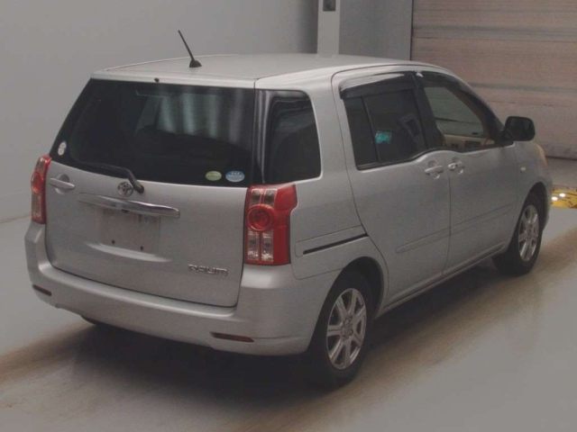 TOYOTA RAUM 2009