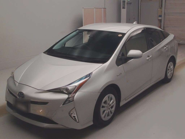 TOYOTA PRIUS 2018