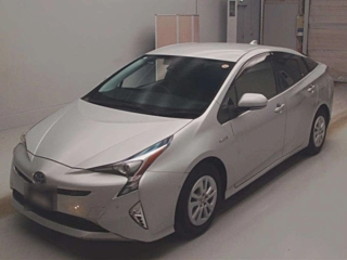 TOYOTA PRIUS 2018