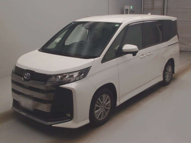 TOYOTA NOAH 2023