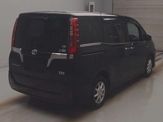 TOYOTA ESQUIRE 2018