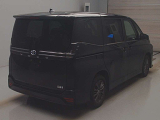TOYOTA VOXY 2022