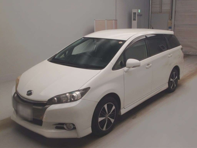 TOYOTA WISH 2013