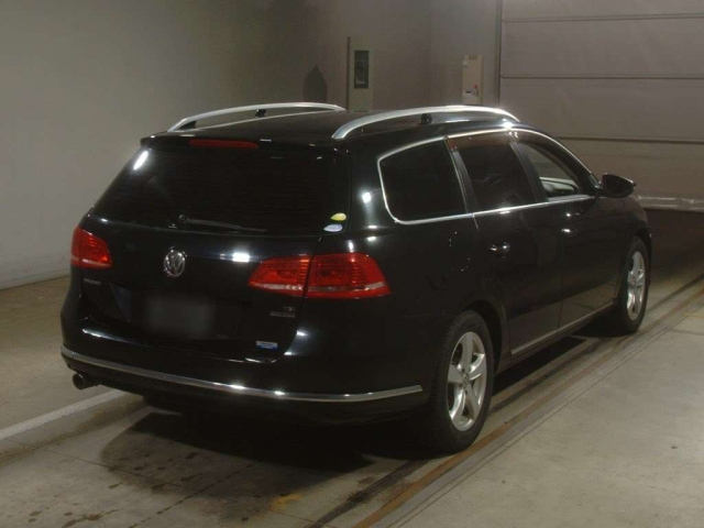 VOLKSWAGEN PASSAT VARIANT 2011