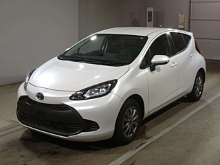 TOYOTA AQUA 2024