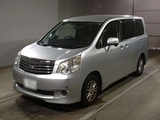 TOYOTA NOAH 2011