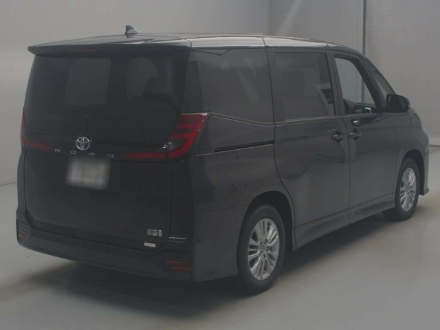 TOYOTA NOAH 2025