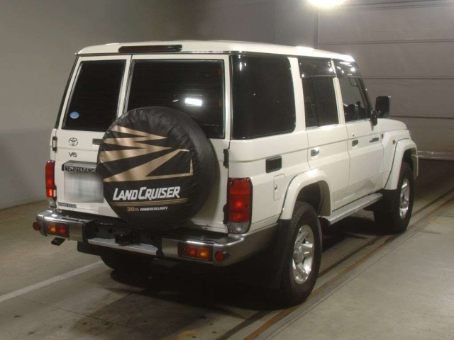 TOYOTA LAND CRUISER 2015