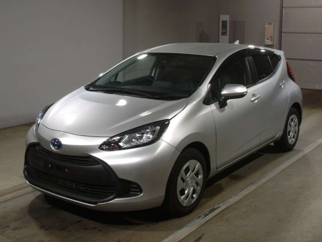 TOYOTA AQUA 2023