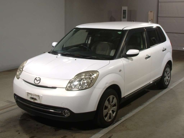 MAZDA VERISA 2010