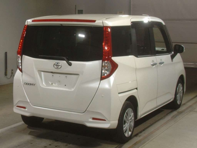 TOYOTA ROOMY 2022