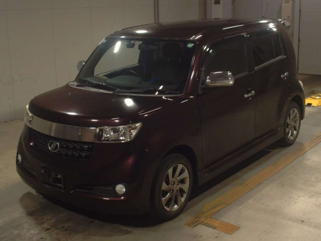TOYOTA BB 2013