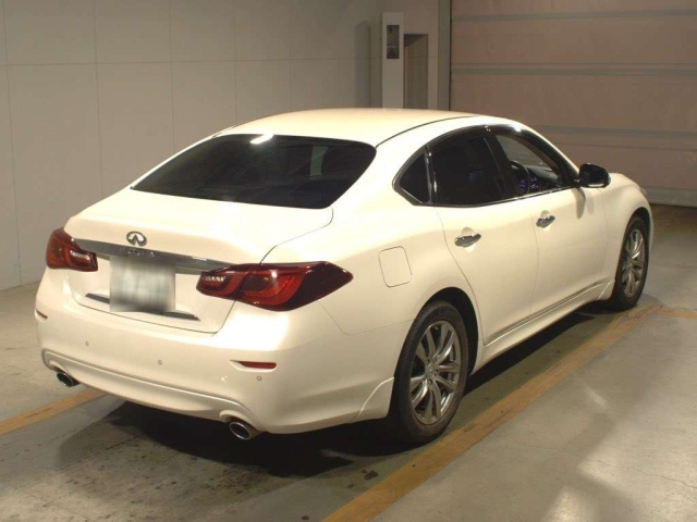 NISSAN FUGA 2019