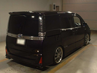TOYOTA VOXY 2017