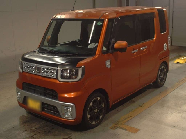 DAIHATSU WAKE 2015