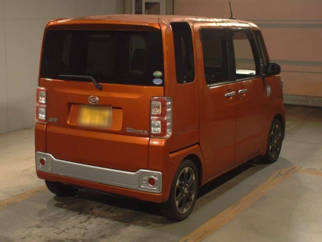 DAIHATSU WAKE 2015