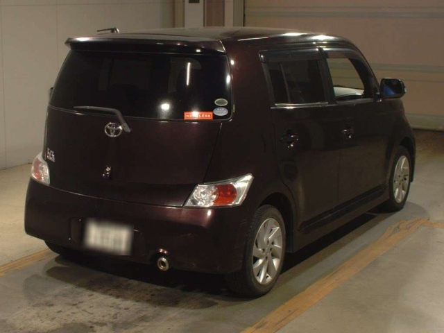 TOYOTA BB 2011