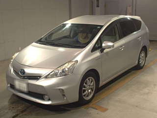 TOYOTA PRIUS ALPHA 2011