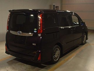 TOYOTA NOAH 2016
