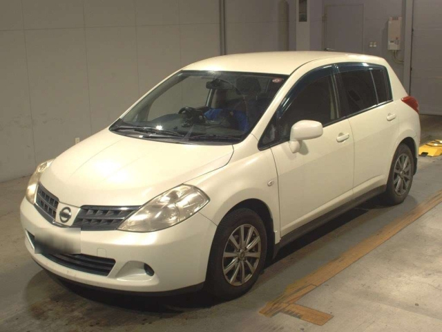NISSAN TIIDA 2010