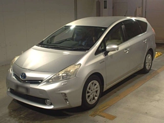 TOYOTA PRIUS ALPHA 2011
