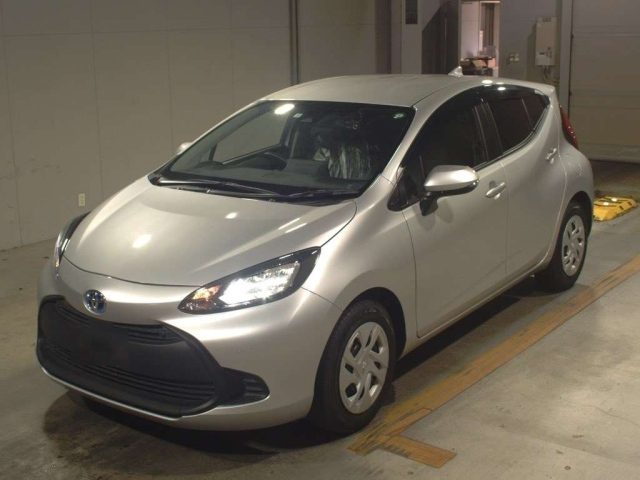 TOYOTA AQUA 2022