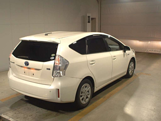TOYOTA PRIUS ALPHA 2012