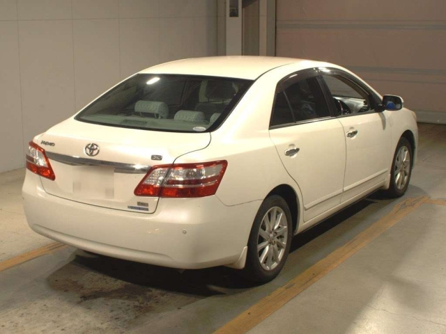 TOYOTA PREMIO 2012