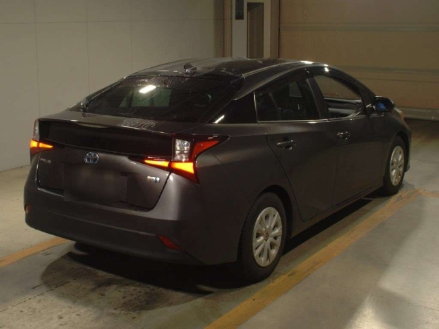 TOYOTA PRIUS 2021