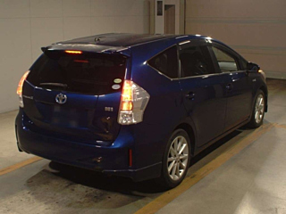 TOYOTA PRIUS ALPHA 2012