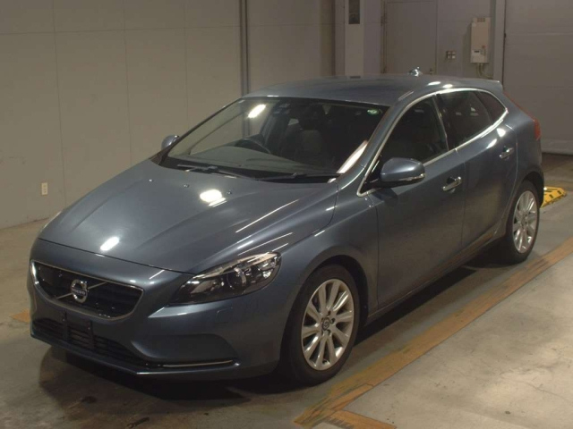 VOLVO V40 2013