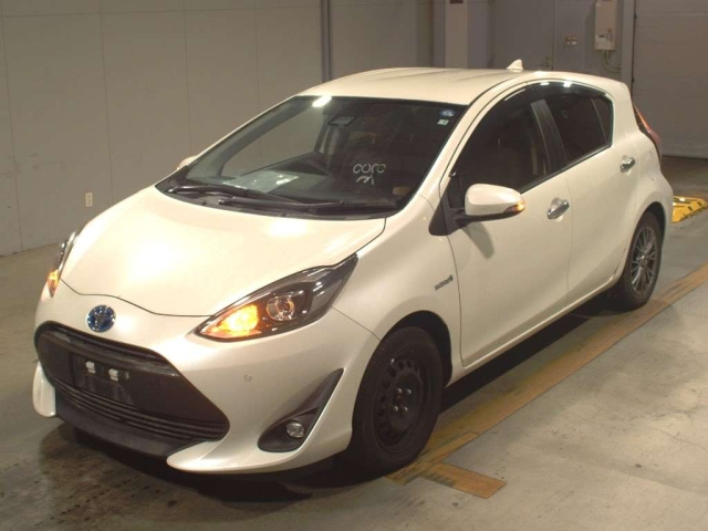 TOYOTA AQUA 2019
