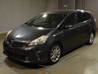 TOYOTA PRIUS ALPHA 2011